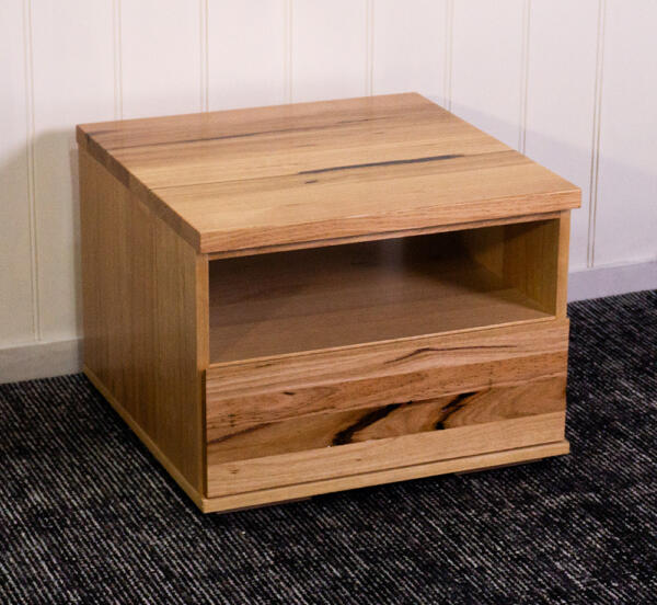Everest Lamp Table (5)
