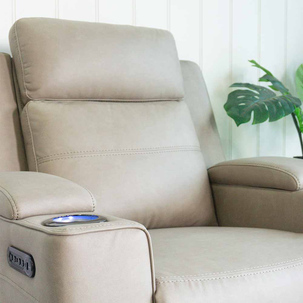 Taycan Reclienr Suite (23)