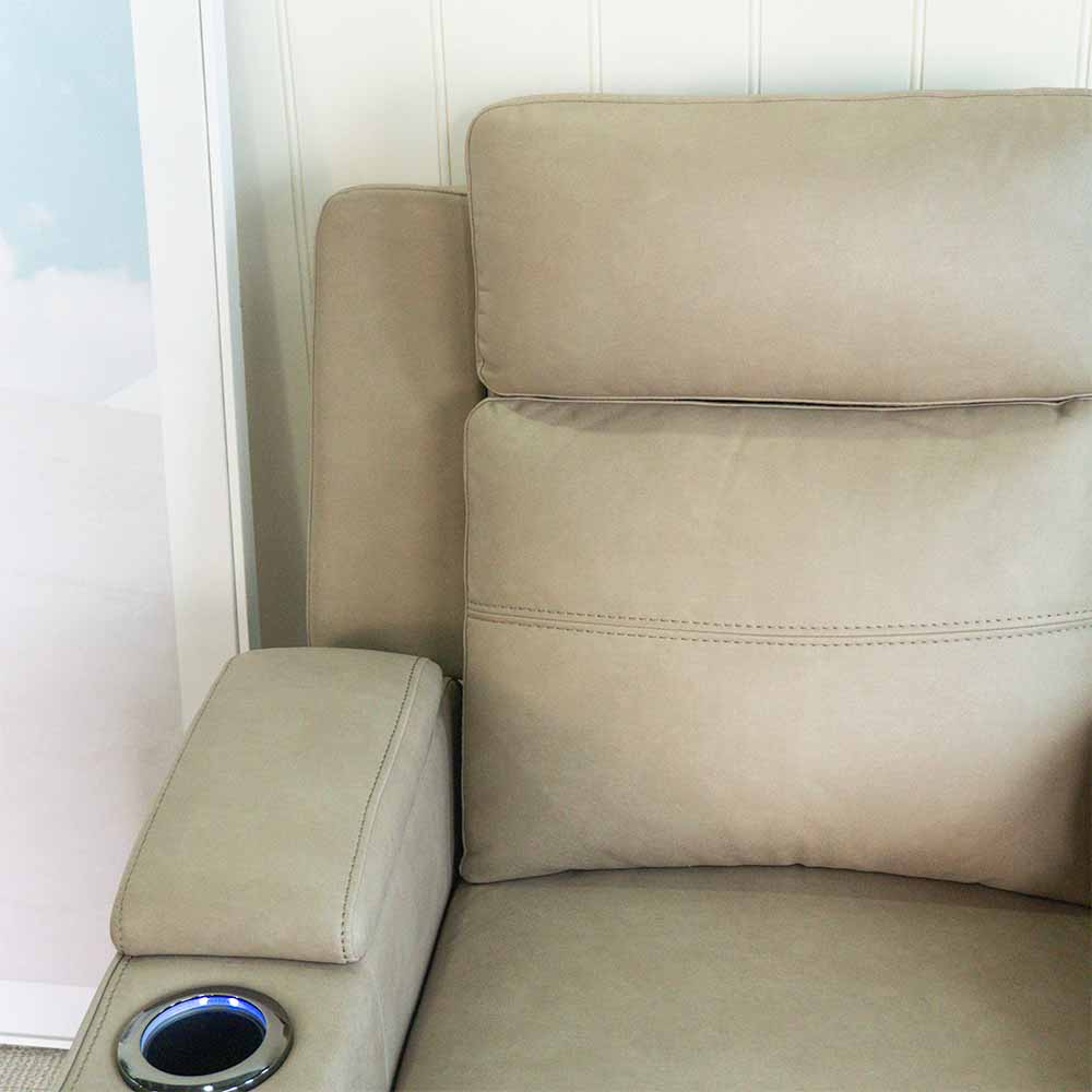 Taycan Reclienr Suite (24)