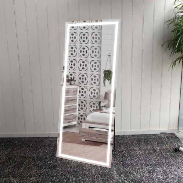 Vanitii Mirror