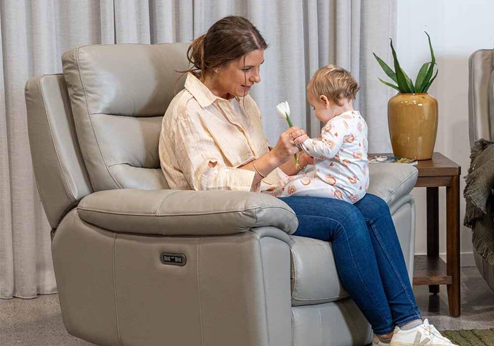 Derby Power Recliner In Leather (1)